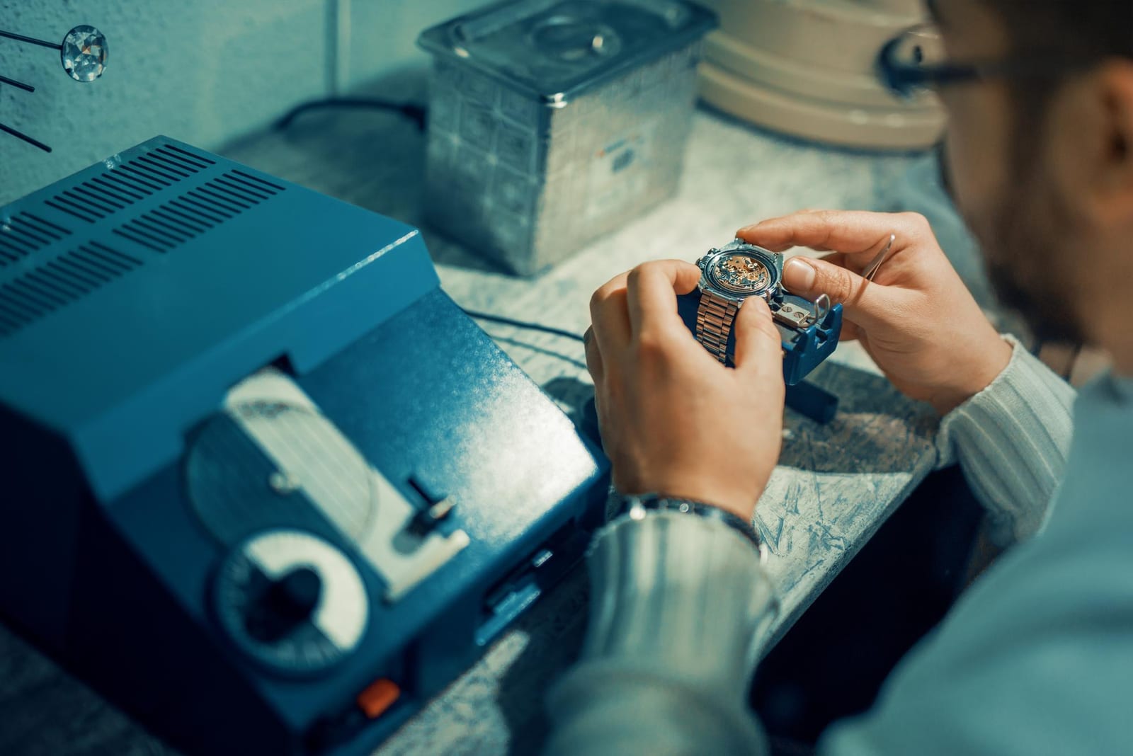 Fase di lavorazione per valutazione e preventivo gratuito nel laboratorio di Crema